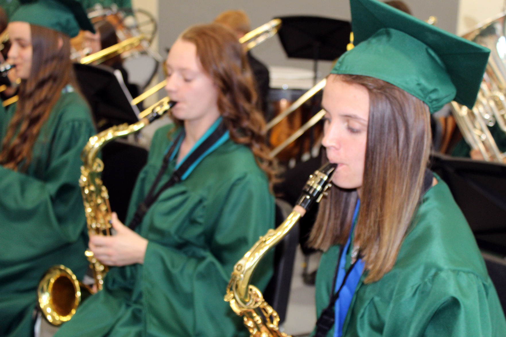 060219-ctzn-news-bd-grad026.jpg